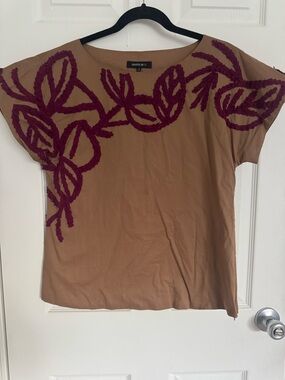 Lafayette 148 New York Tan Short-Sleeve Top with Maroon Floral Trim